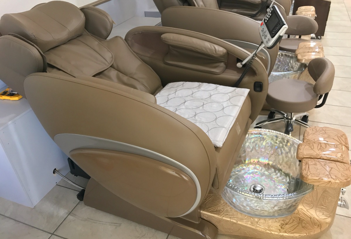 RoyalNailsChair.jpg
