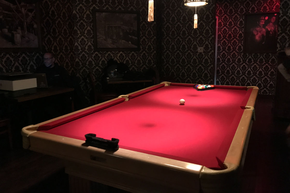 PoolTable.jpg