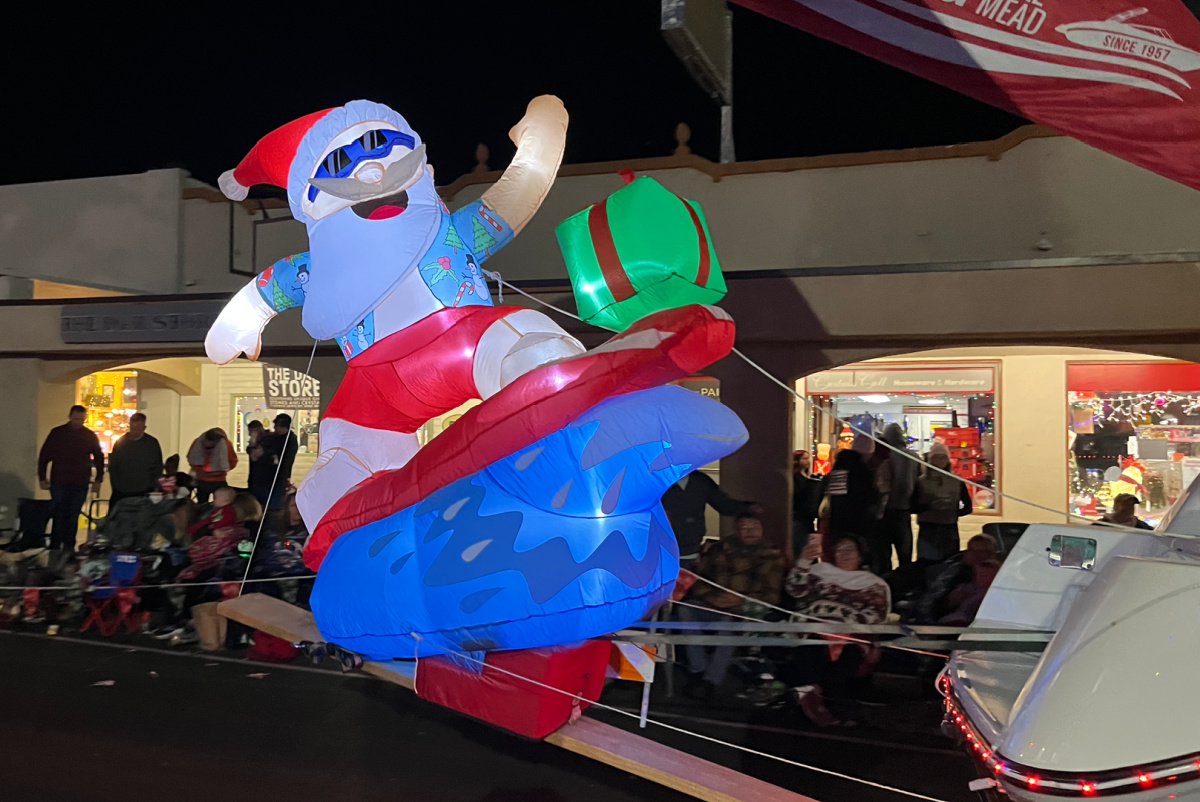 surfingsanta.jpg