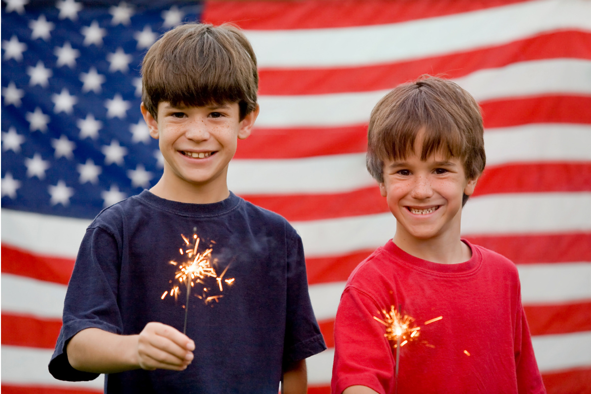 Fireworks Booth to Benefit Lions Club and Leos
