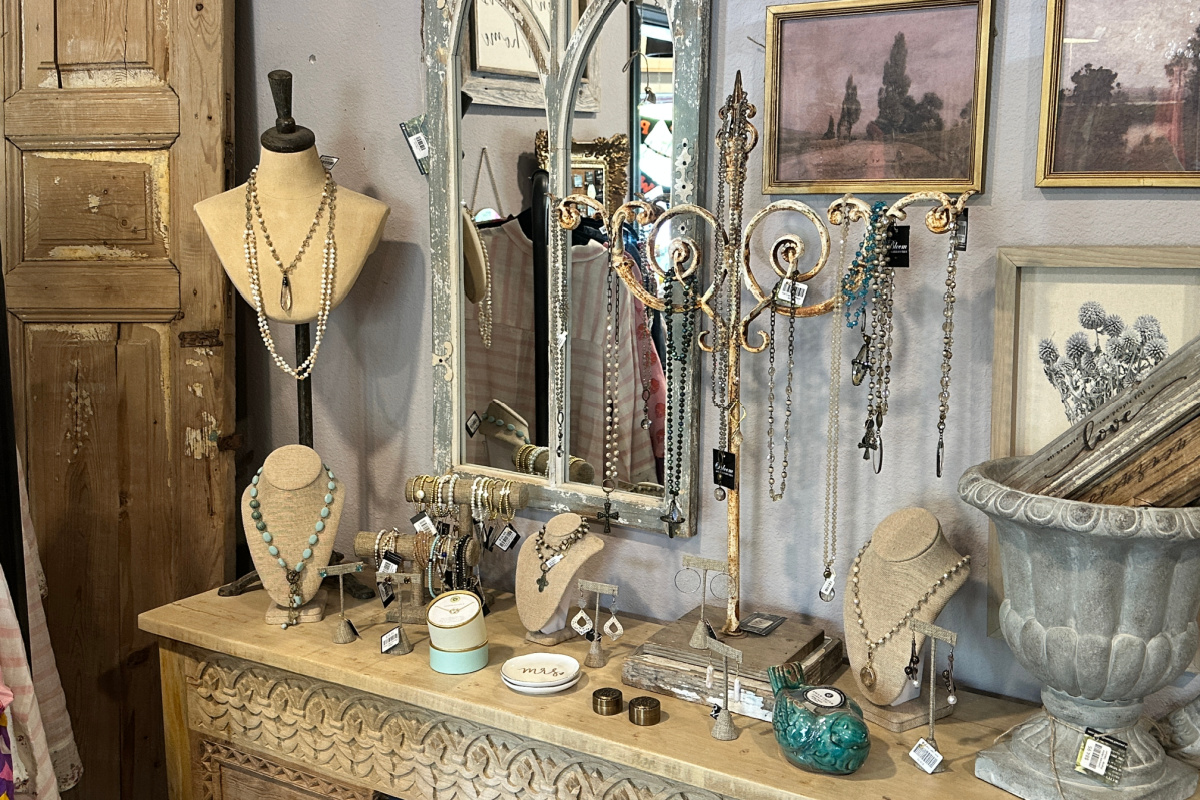 Bloom Boutiques in Hotel Plaza