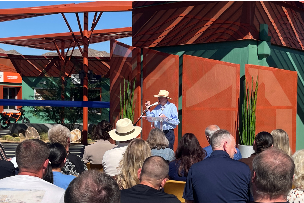 Mayor Joe Hardy speaks before the ribbon cutting