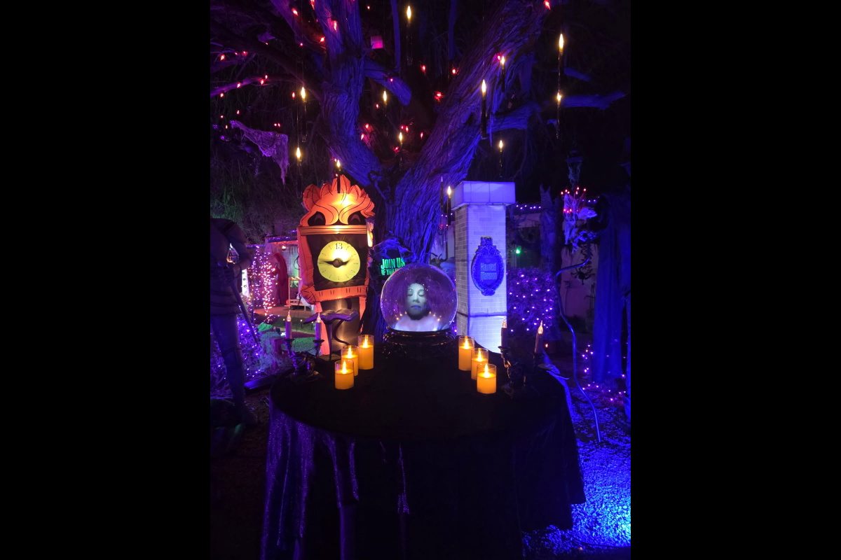 Boulder City's Halloween House